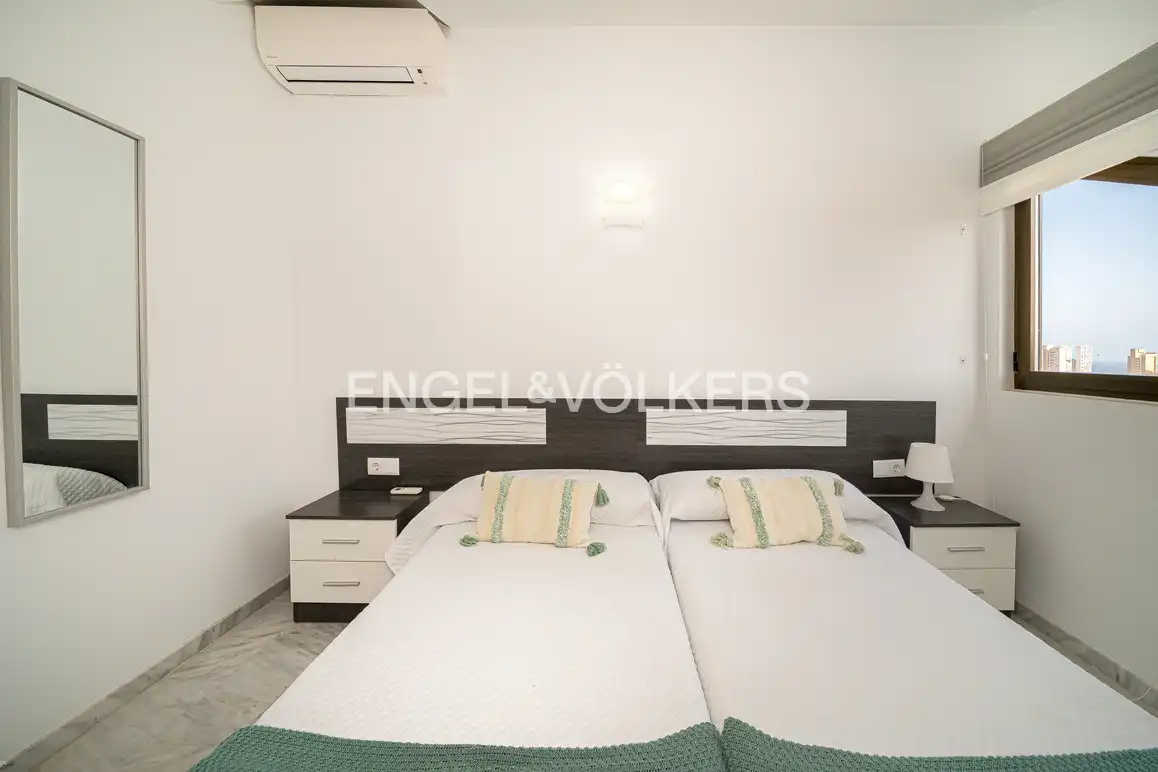 Bedroom of Attic for sale in Benidorm  with Air Conditioner and Community pool