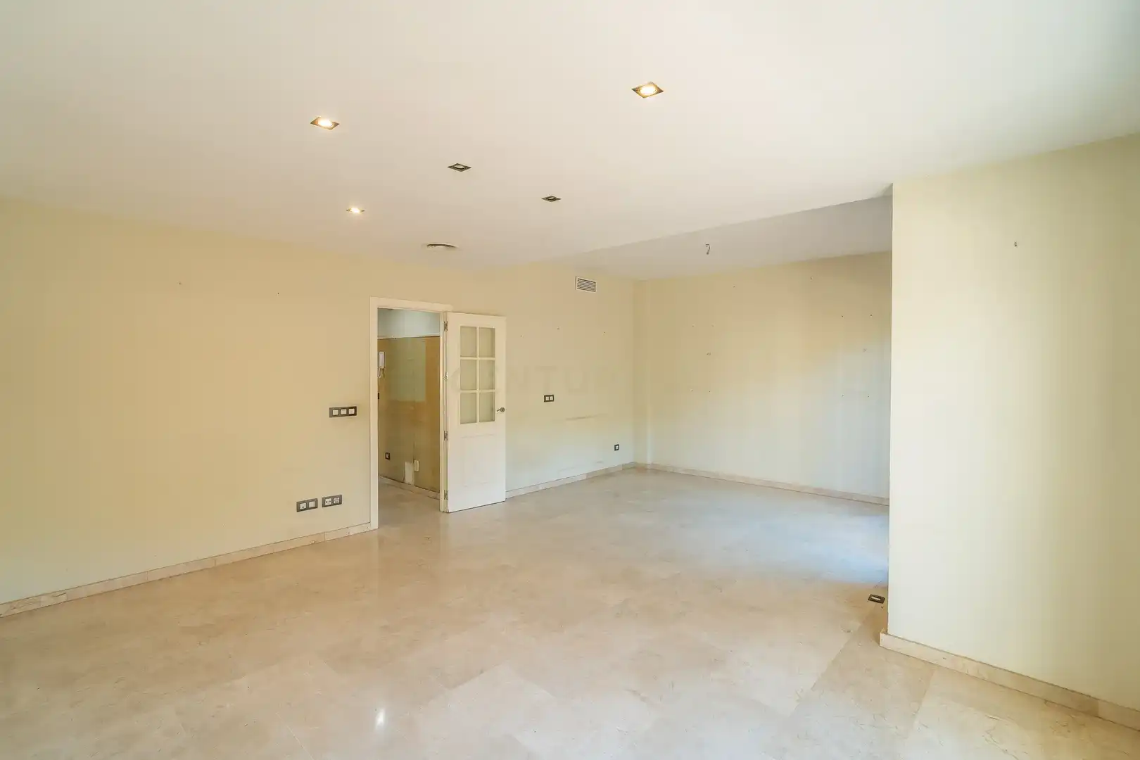 Houses for sale in Málaga  with Air Conditioner, Private garden and Storage room