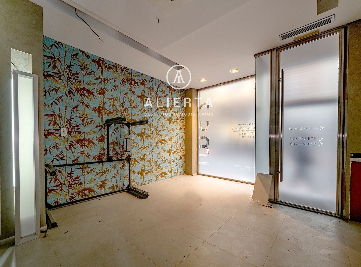 Industrial buildings to rent in de la Vía, Casablanca