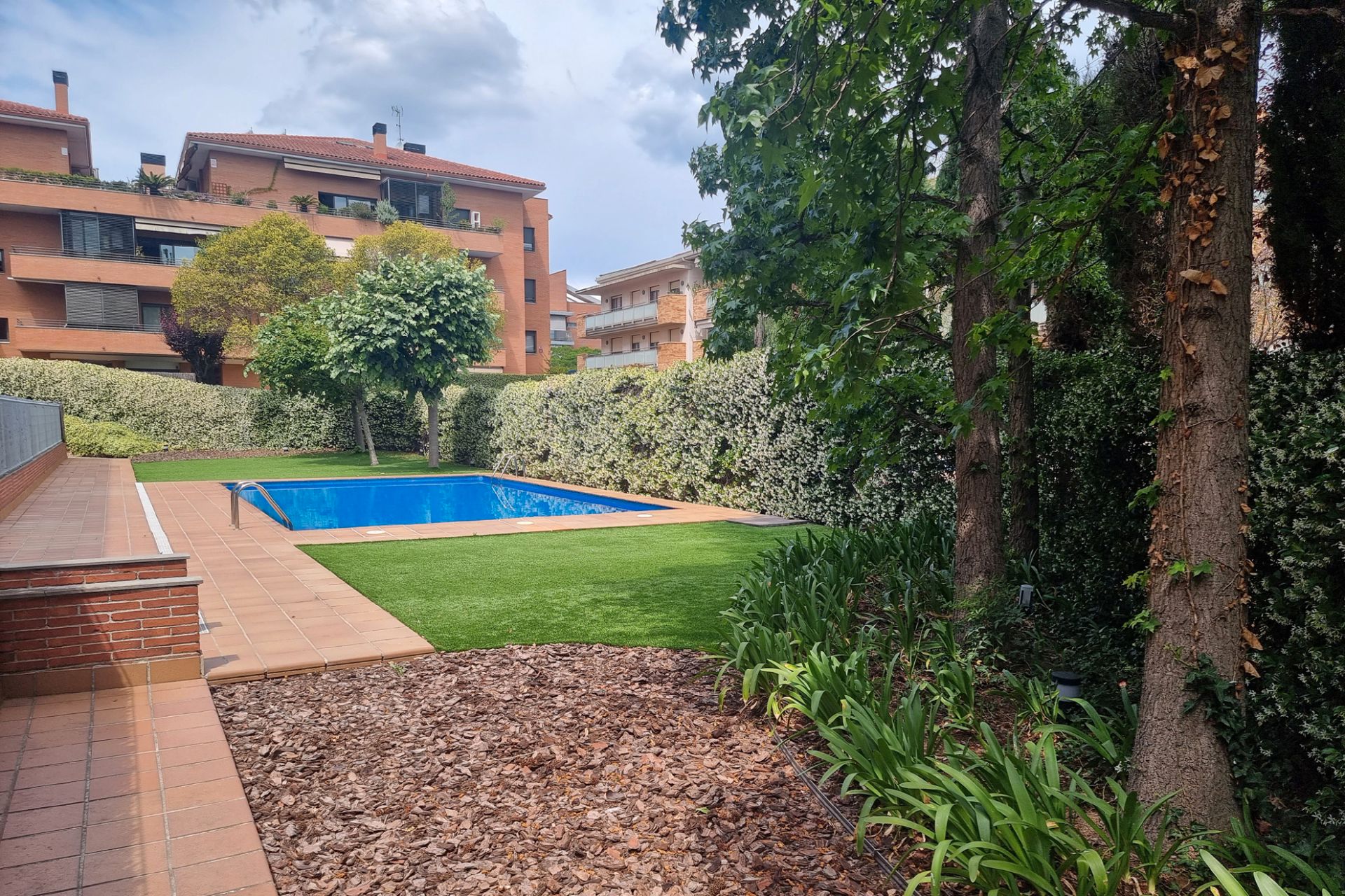 Swimming pool of Planta baja for sale in Sant Cugat del Vallès  with Heating, Private garden and Parquet flooring