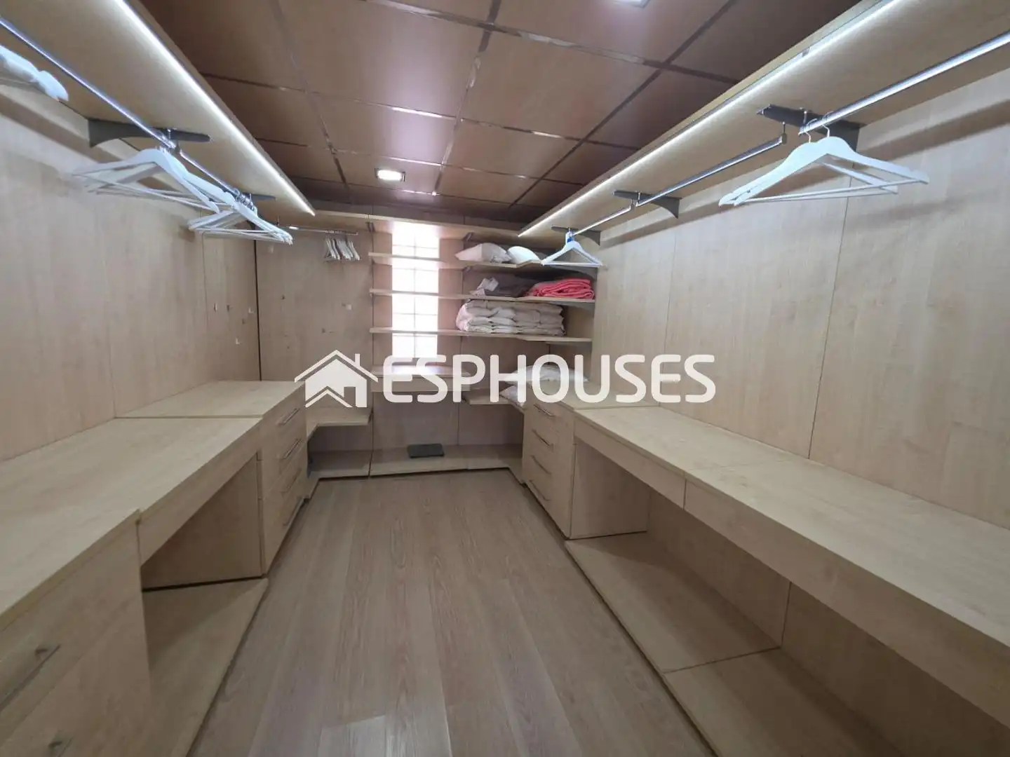Detached homes for sale in Guardamar del Segura  with Air Conditioner, Terrace and Furnished