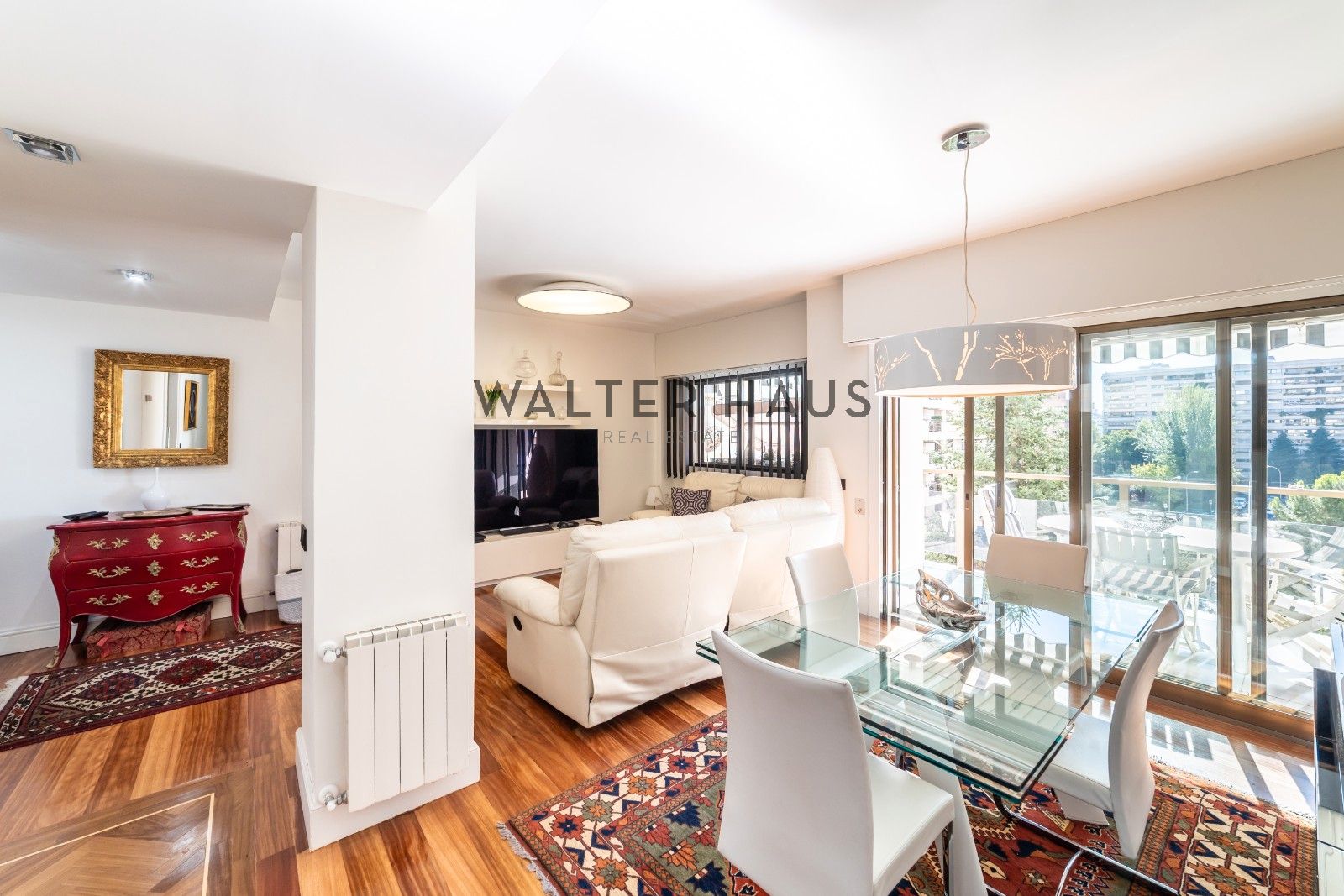 Living room of Flat for sale in  Madrid Capital  with Air Conditioner, Heating and Terrace