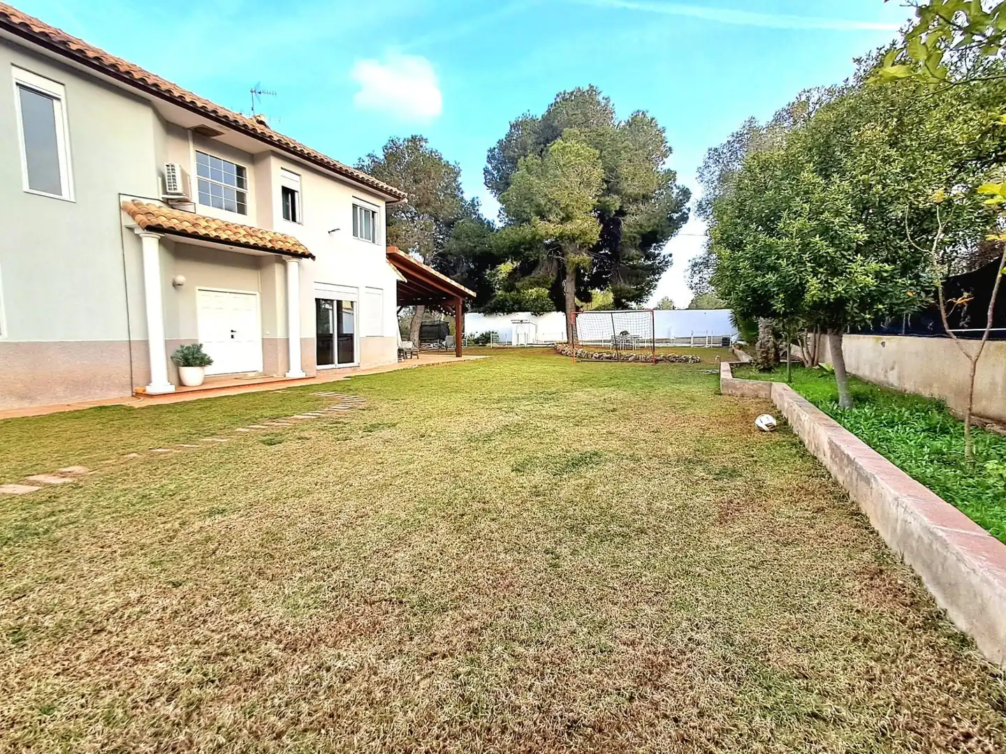 Casa o chalet de alquiler en Calle MADRID, Serra