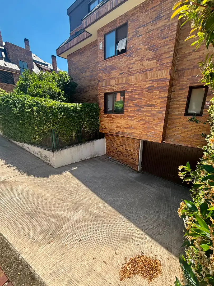 Terraza de Planta baja en venta en Las Rozas de Madrid con Calefacción, Trastero y Piscina comunitaria