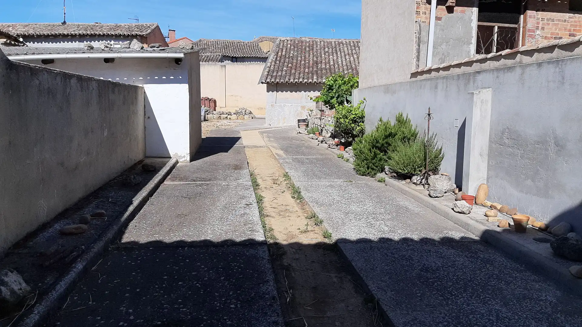 Vista exterior de Casa adosada en venta en Castromocho con Jardín privado, Terraza y Trastero