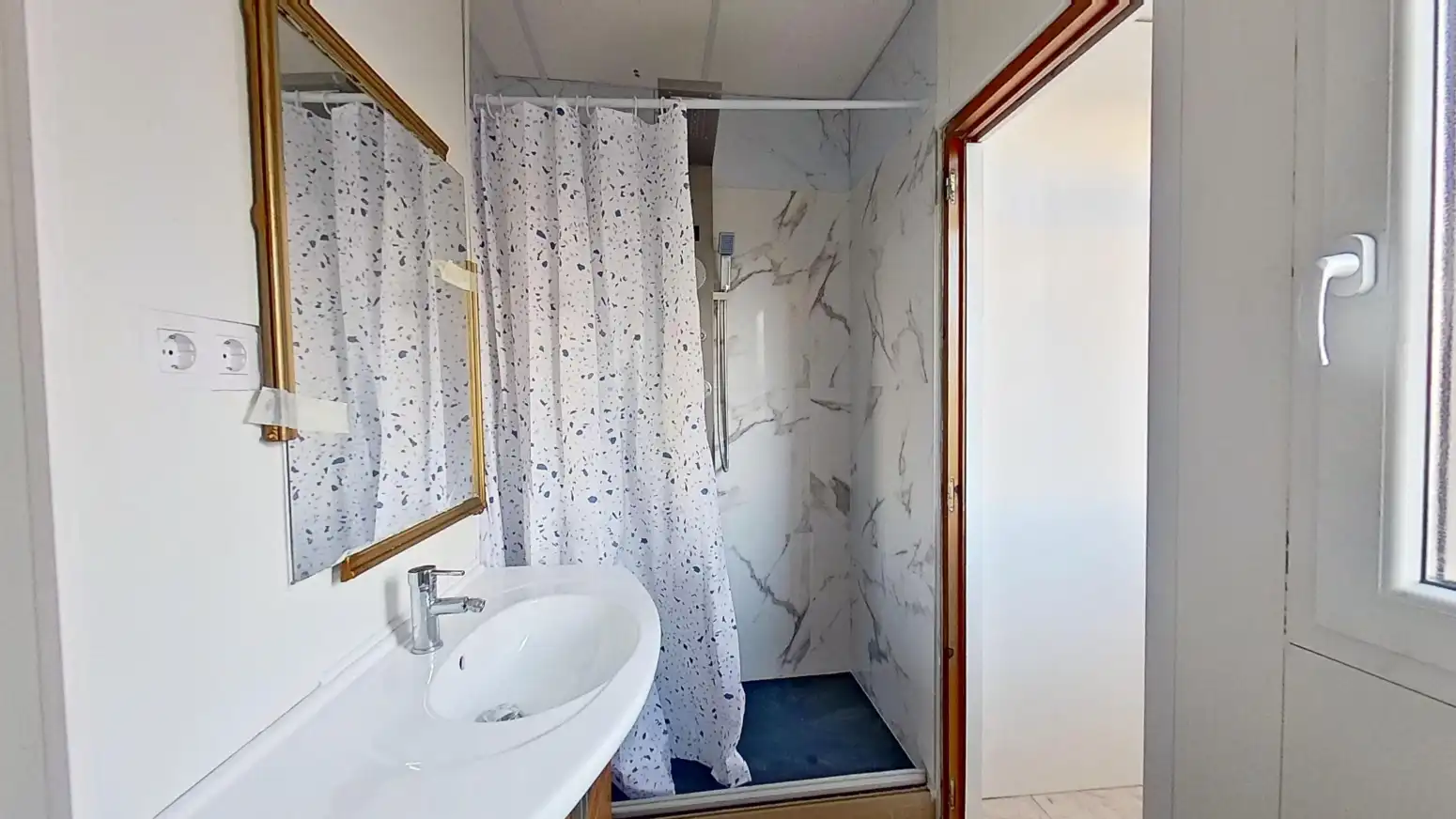 Bathroom of Flat for sale in Torrelavega   with Heating and Terrace