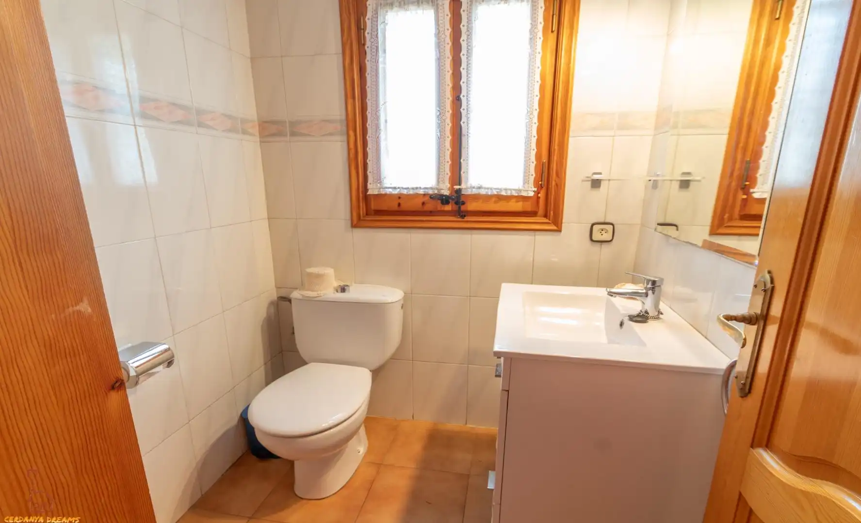 Bany de Casa o xalet en venda en Llívia amb Calefacció, Jardí privat i Parquet