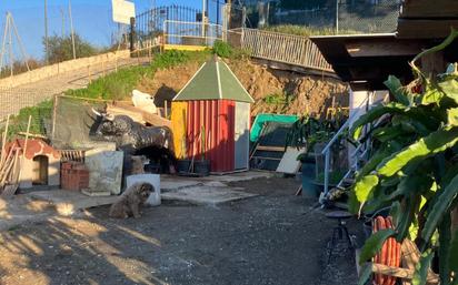 Aparcament de Finca rústica en venda en Mijas amb Jardí privat, Traster i Moblat