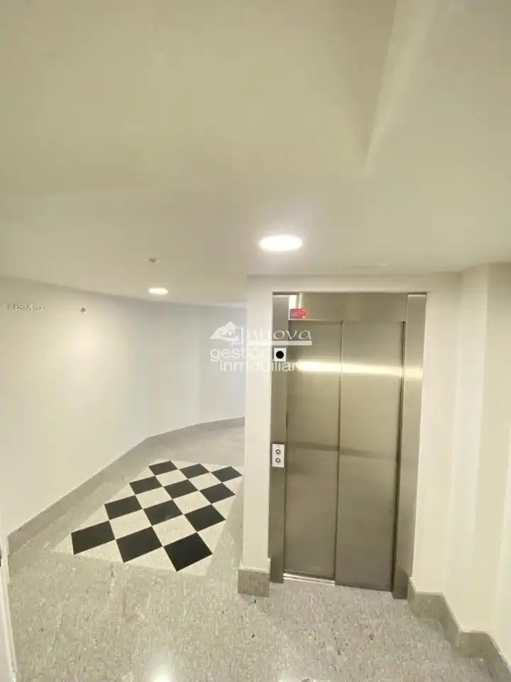 Ground floor for rent in San Nicolás, Plaza Mayor - San Agustín