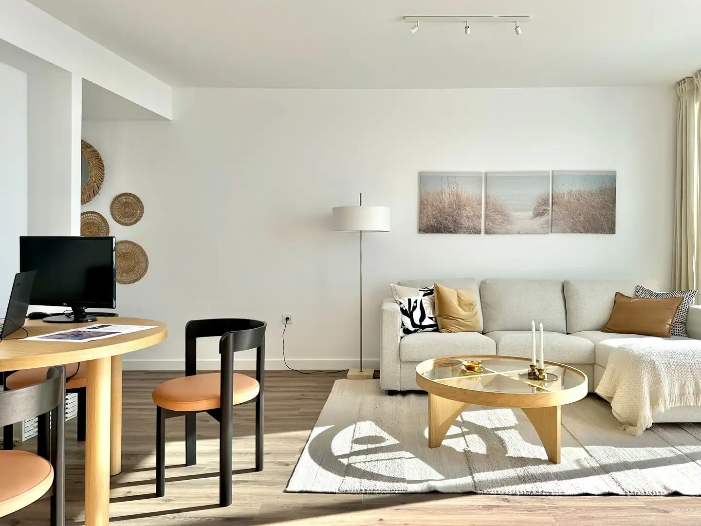 Wohnzimmer von Dachboden zum Verkauf in Almuñécar mit Klimaanlage, Terrasse und Schwimmbad