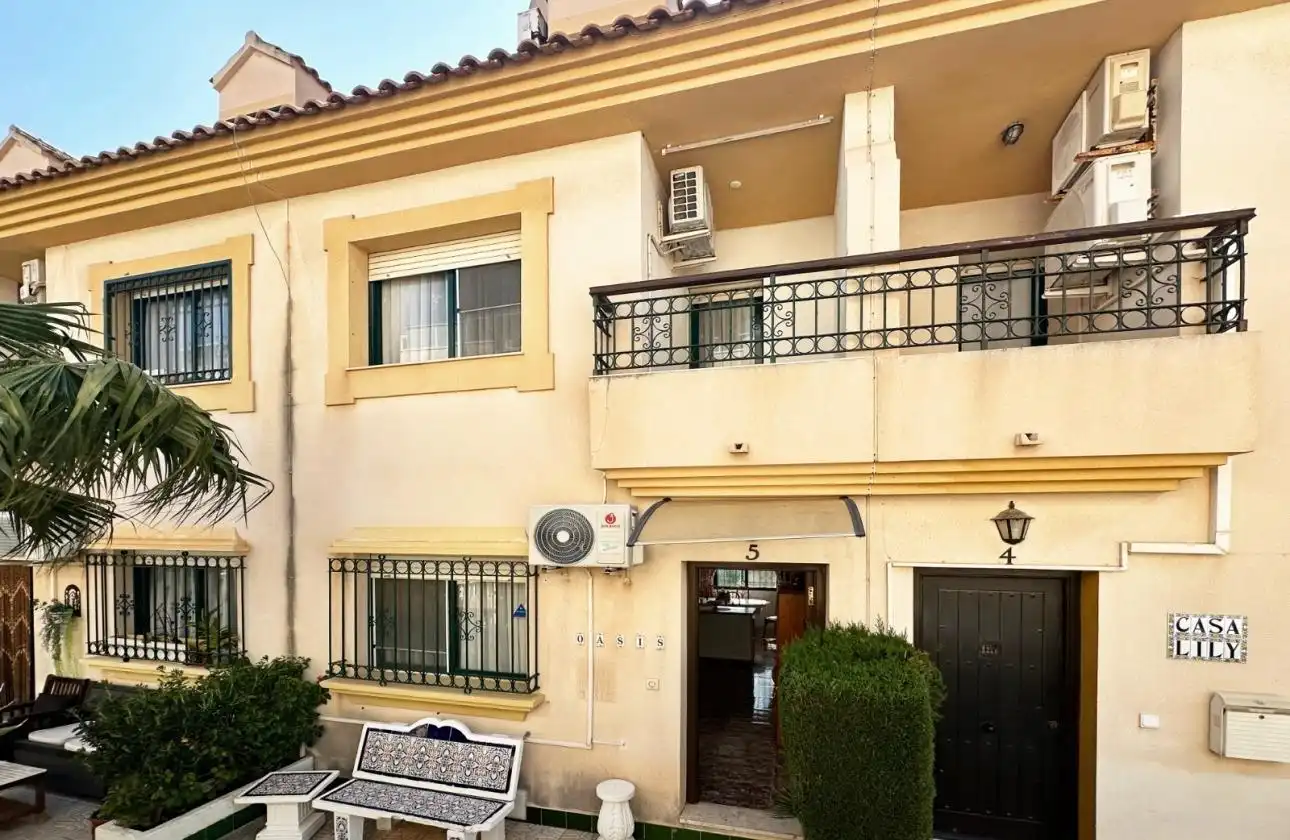Casa a schiera con terrazza in vendita a Calle Calle Mayor-la Zenia