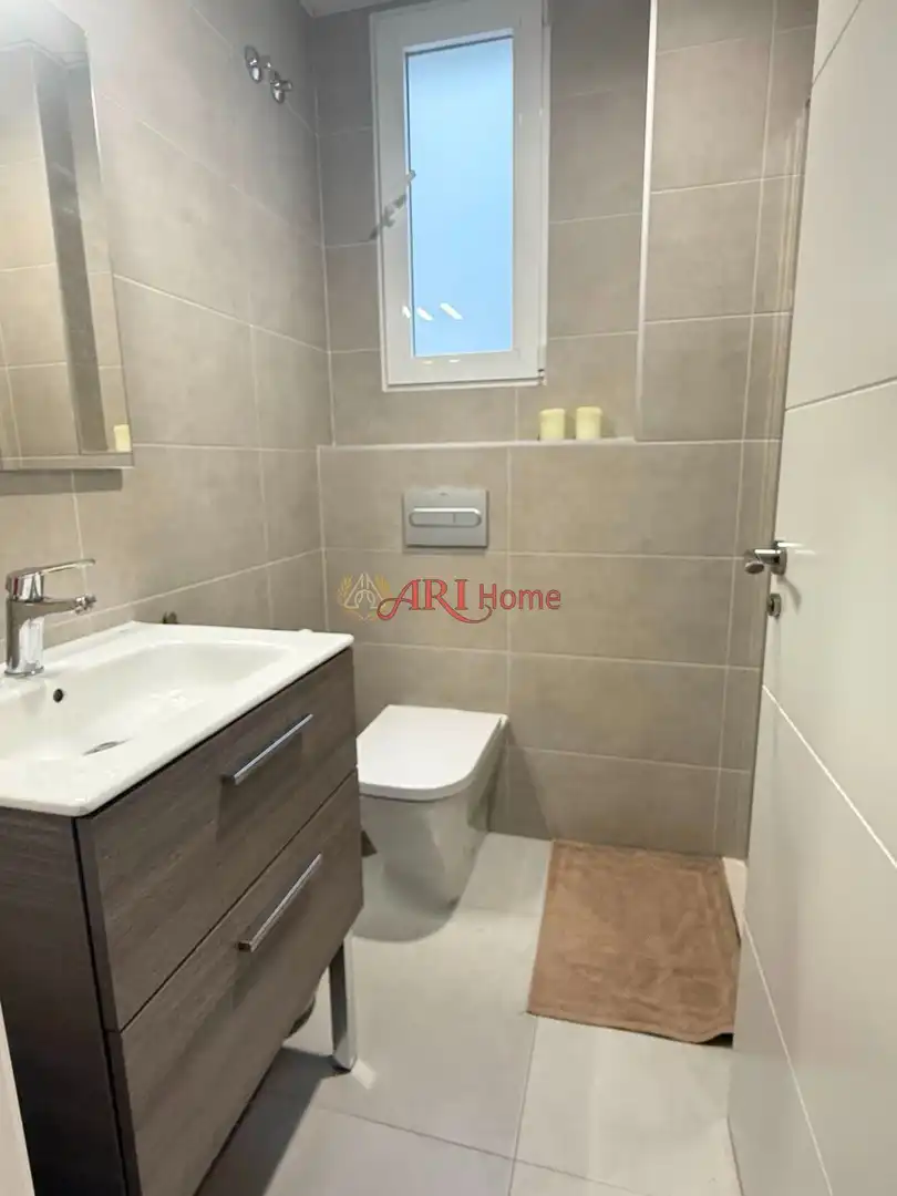 Bathroom of Flat for rent in Madrid  with Air Conditioner, Heating and Furnished