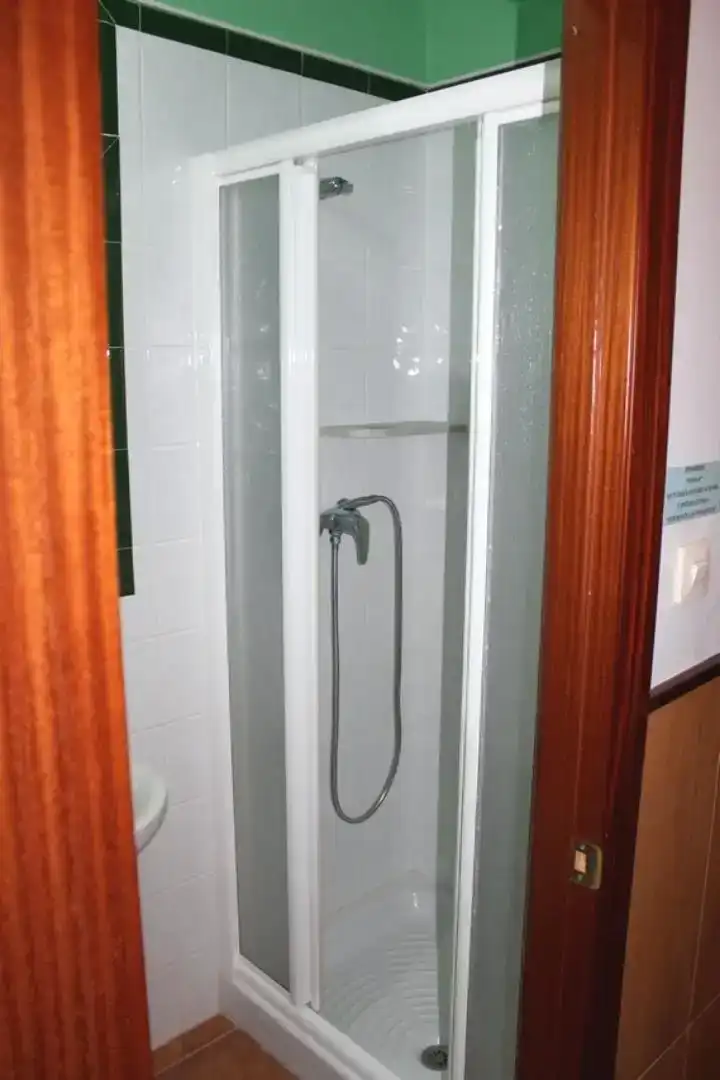 Bany de Local en venda en Paradas amb Aire condicionat