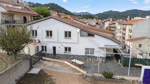 Casa-chalet en Venta en  Carrer del Castell, 80 en Arbúcies