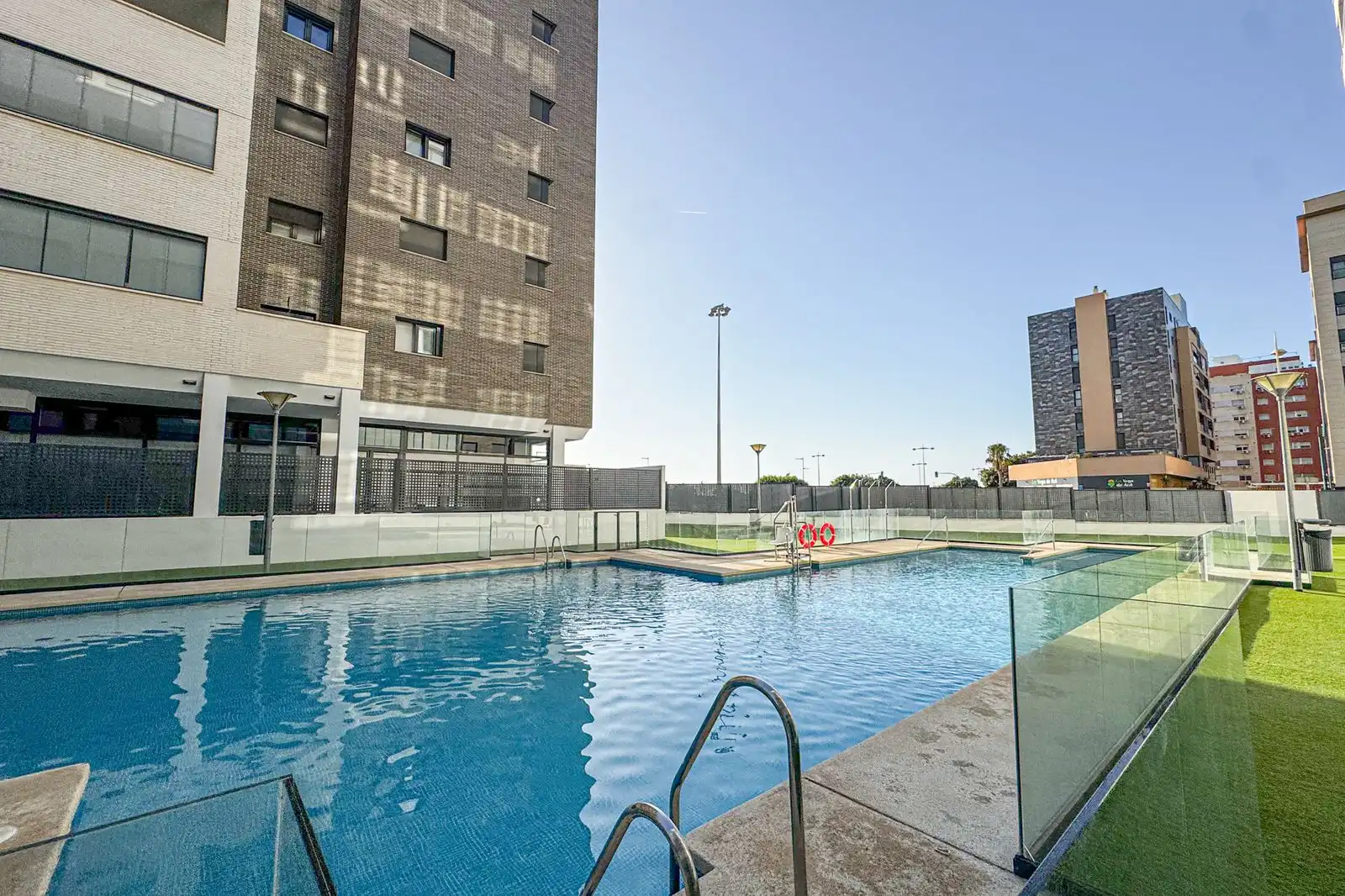 Piscina de Pis en venda en Almería amb Terrassa, Traster i Piscina