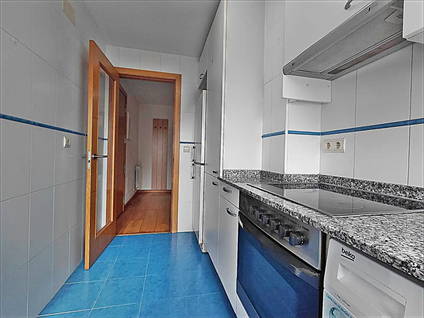 Cocina de Piso en venta en Vilagarcía de Arousa con Calefacción, Jardín privado y Terraza