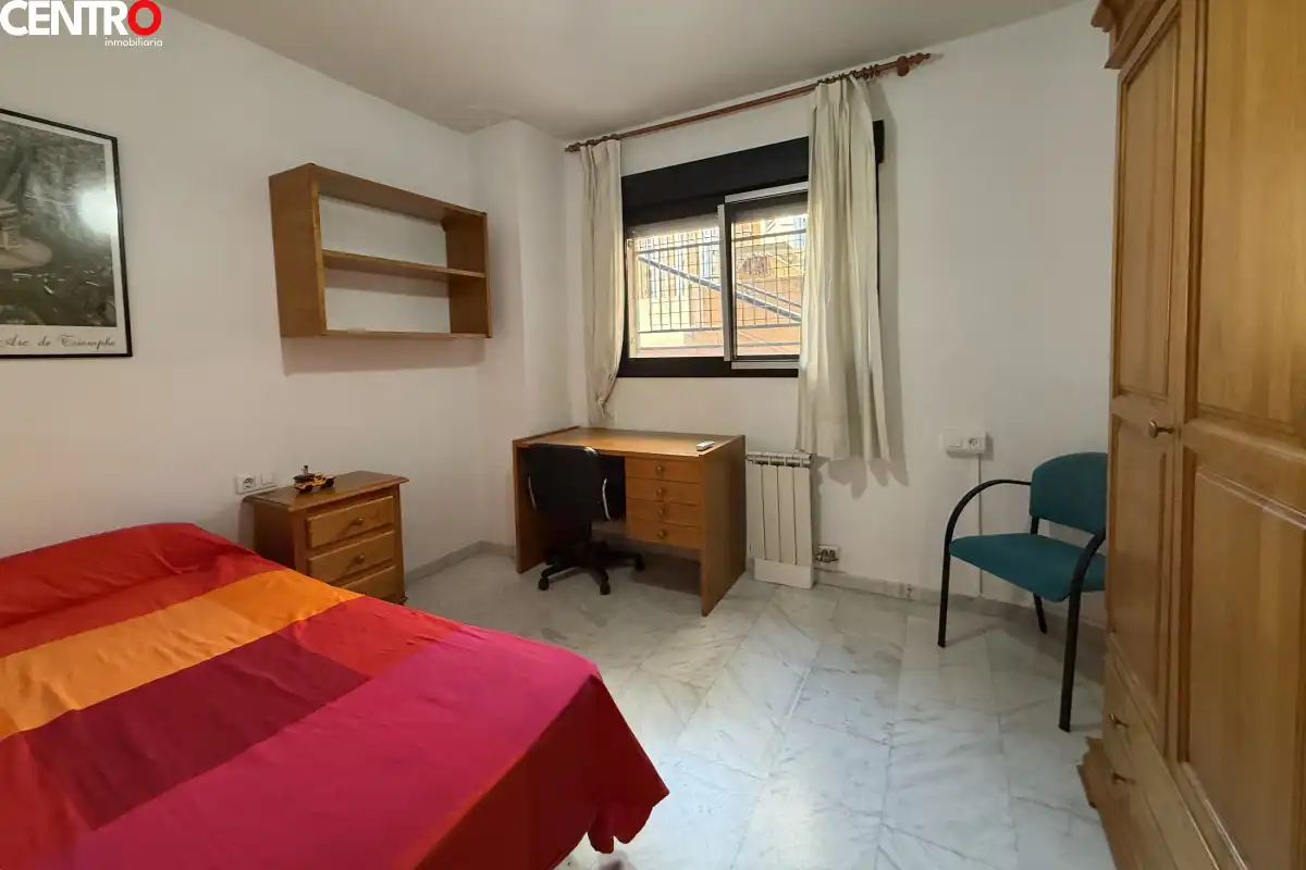 Habitación de Piso en venta en Granada con Aire acondicionado, Calefacción y Jardín privado