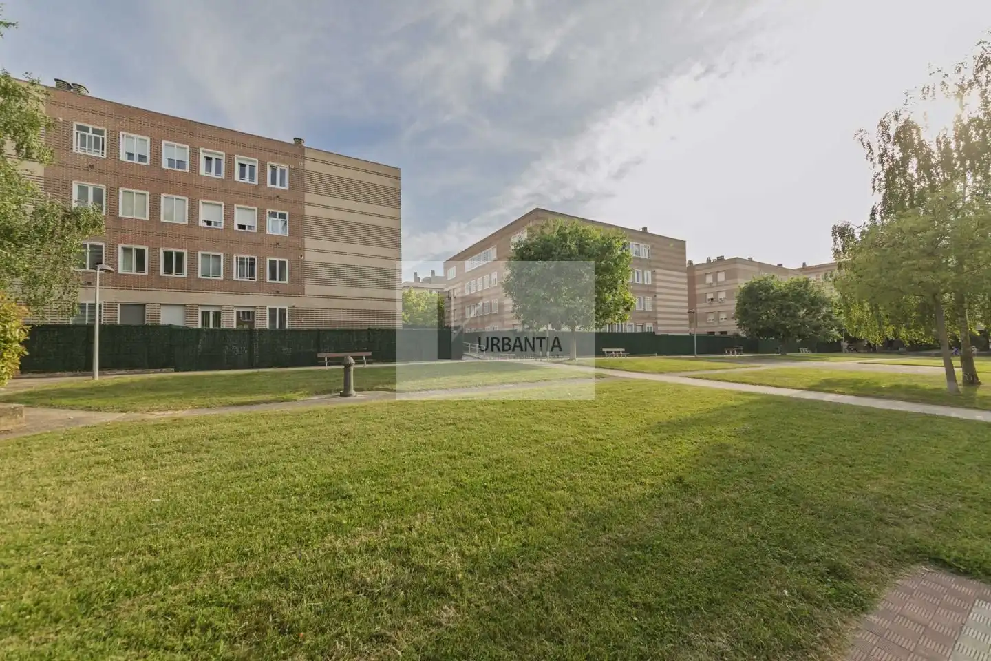 Vista exterior de Piso en venta en  Pamplona / Iruña con Calefacción, Parquet y Trastero