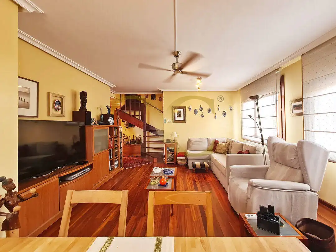 Sala de estar de Dúplex en venta en Gijón  con Aire acondicionado, Calefacción y Trastero