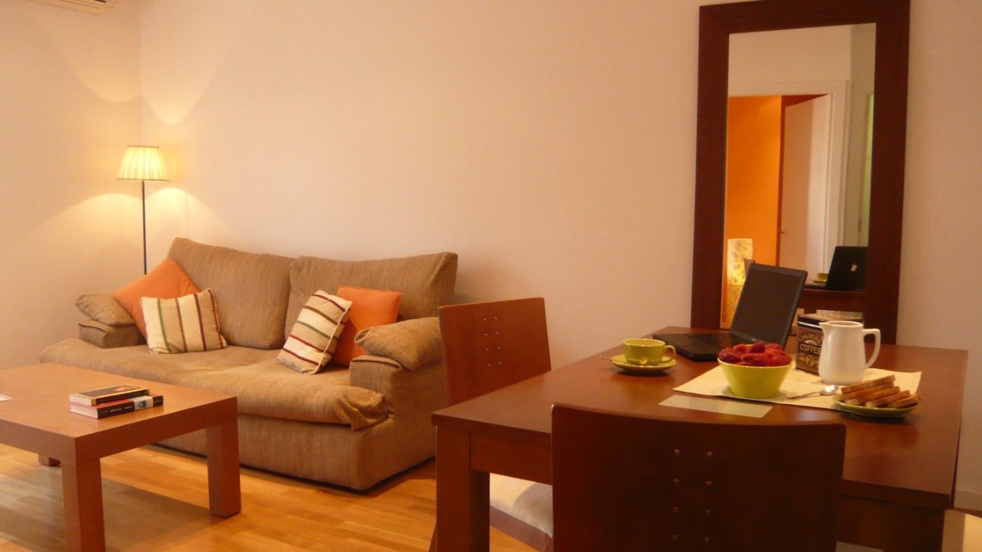 Living room of Flat for sale in  Barcelona Capital  with Air Conditioner, Heating and Parquet flooring