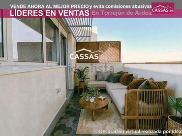 Ático con ascensor en venta en Calle de María de Zayas