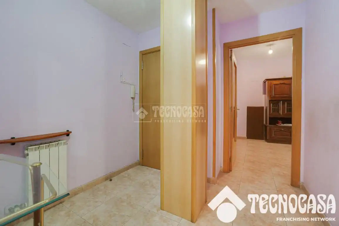 Piso en venta en Santa Coloma de Gramenet con Calefacción y Terraza