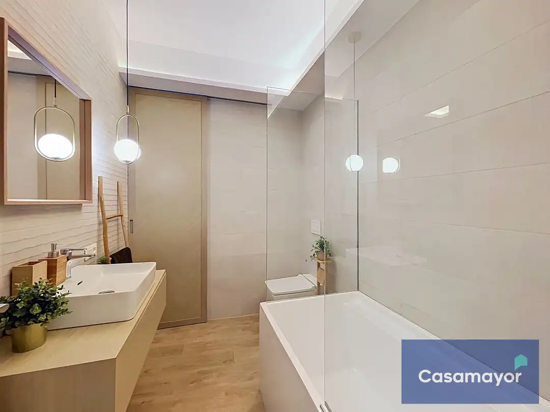 Baño de Piso en venta en Alicante / Alacant con Aire acondicionado, Calefacción y Terraza