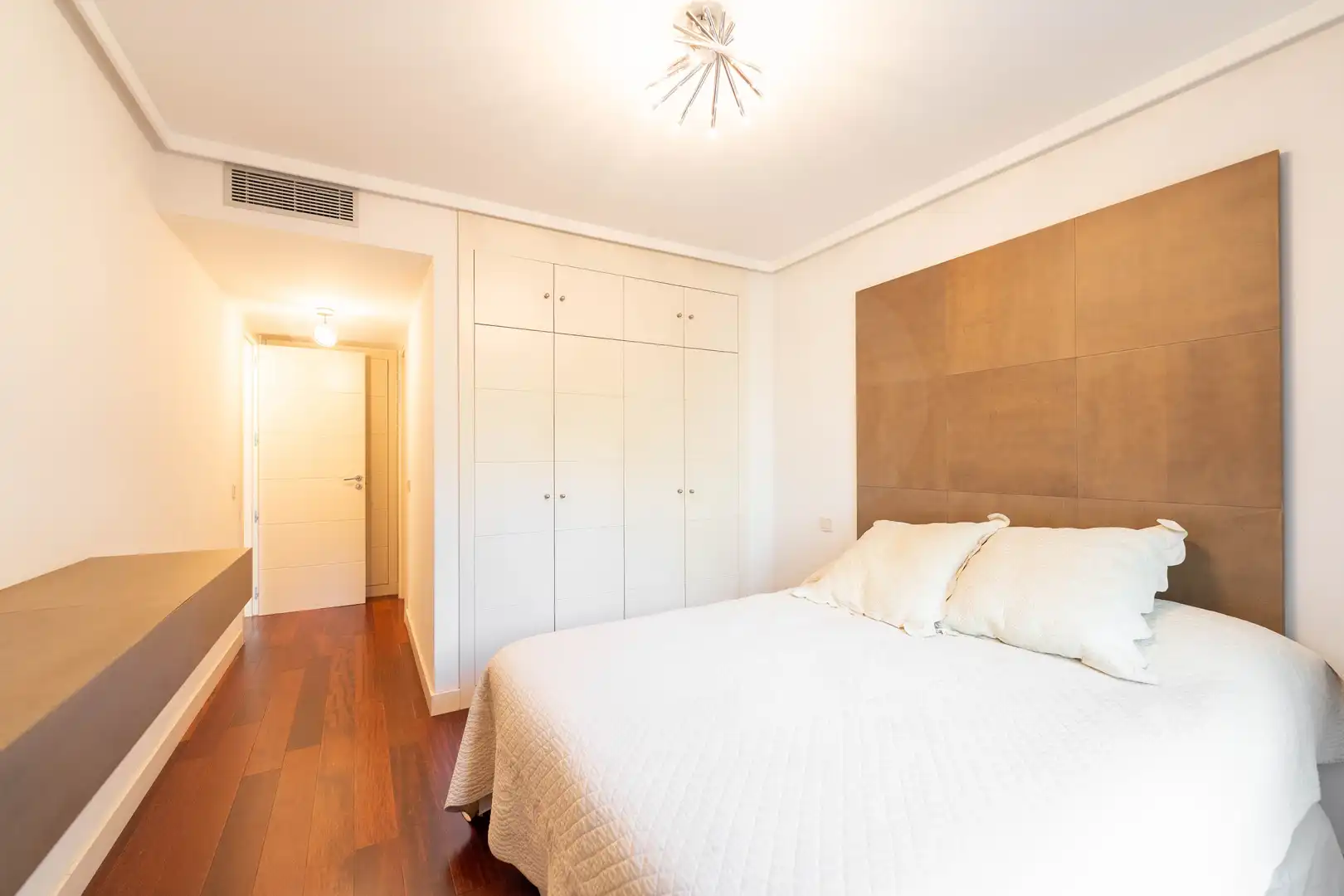 Schlafzimmer von Wohnung zur Miete in Madrid mit Klimaanlage, Heizung und Abstellraum