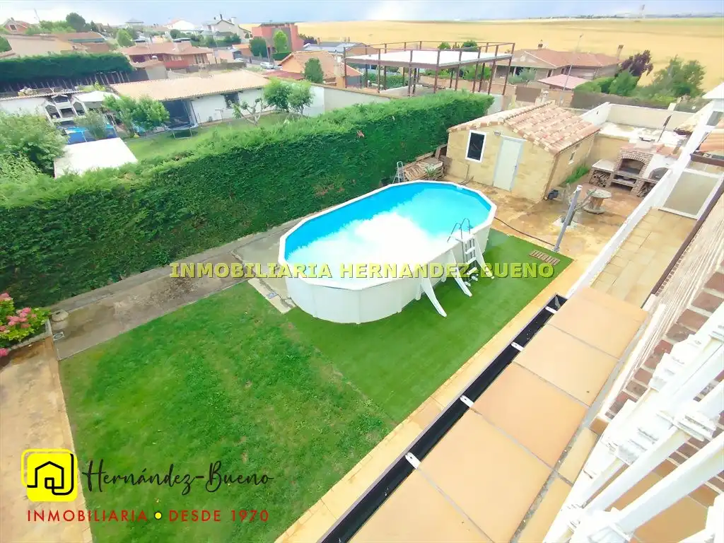 Piscina de Casa o chalet en venta en Calvarrasa de Abajo con Calefacción, Jardín privado y Terraza