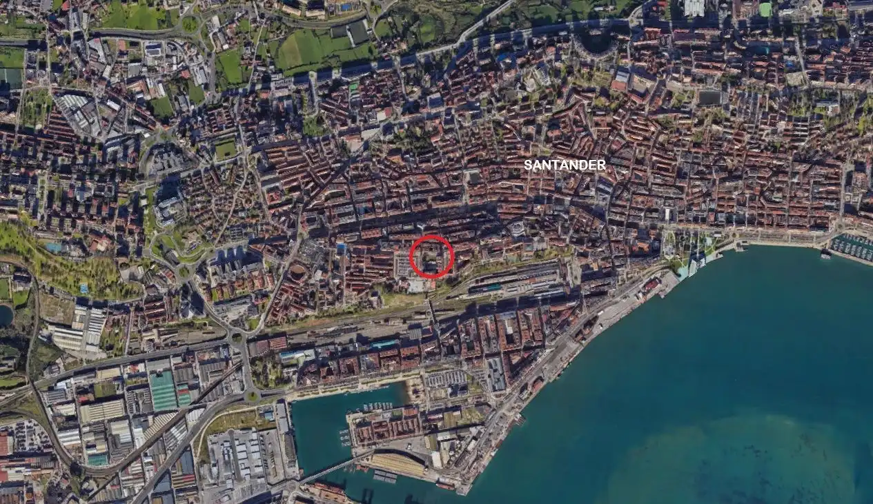 Außenansicht von Residential zum Verkauf in Santander