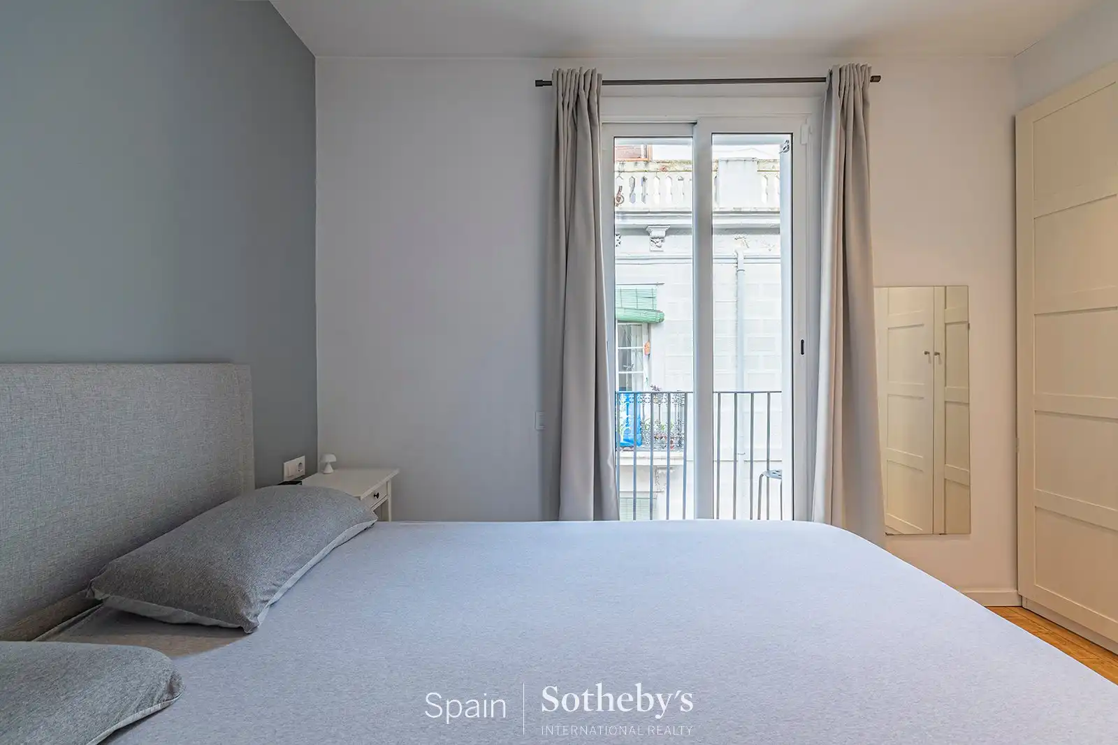 Habitación de Apartamento en venta en Barcelona con Aire acondicionado, Calefacción y Terraza