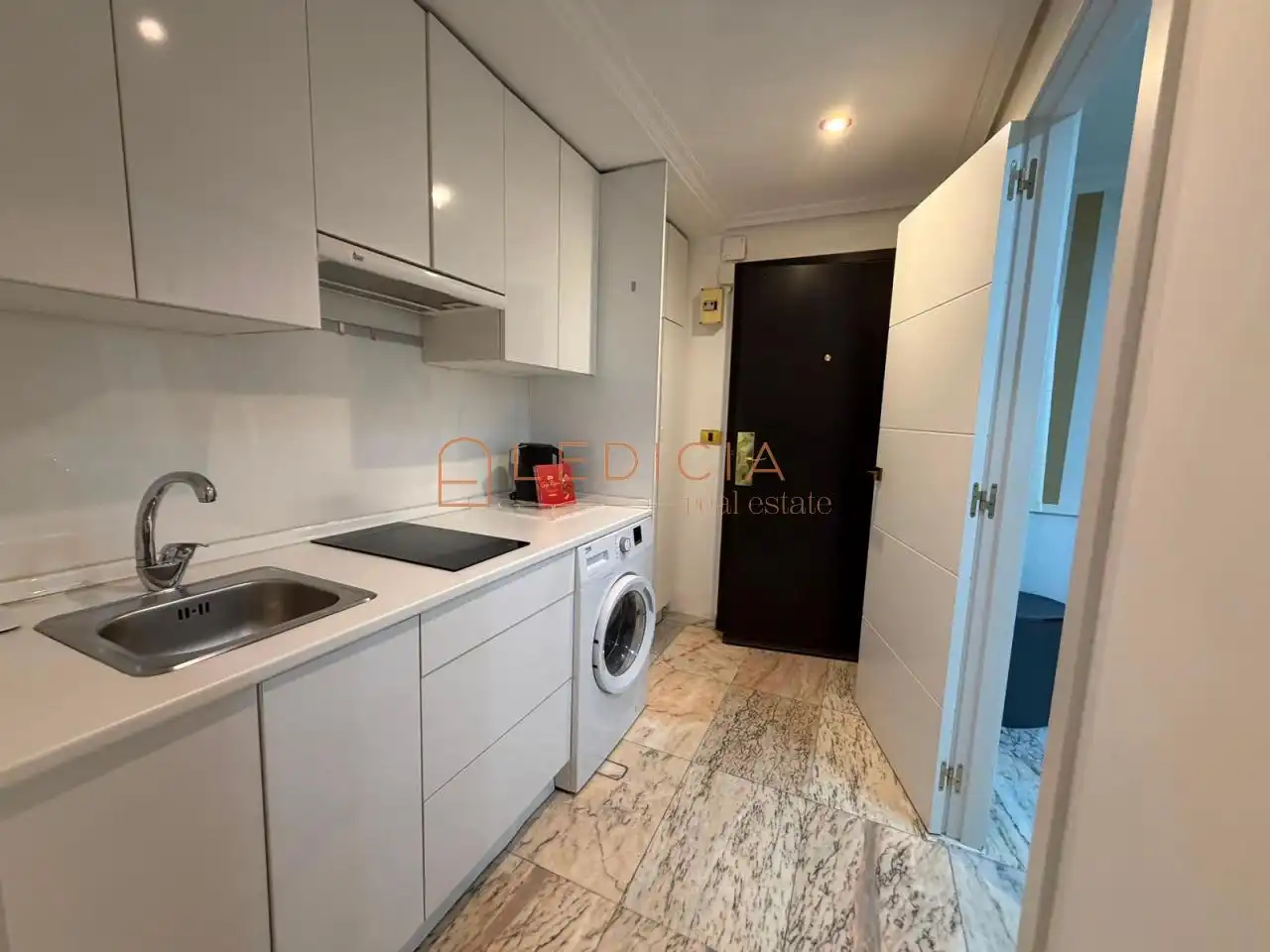 Cocina de Estudio de alquiler en Vigo  con Calefacción y Amueblado