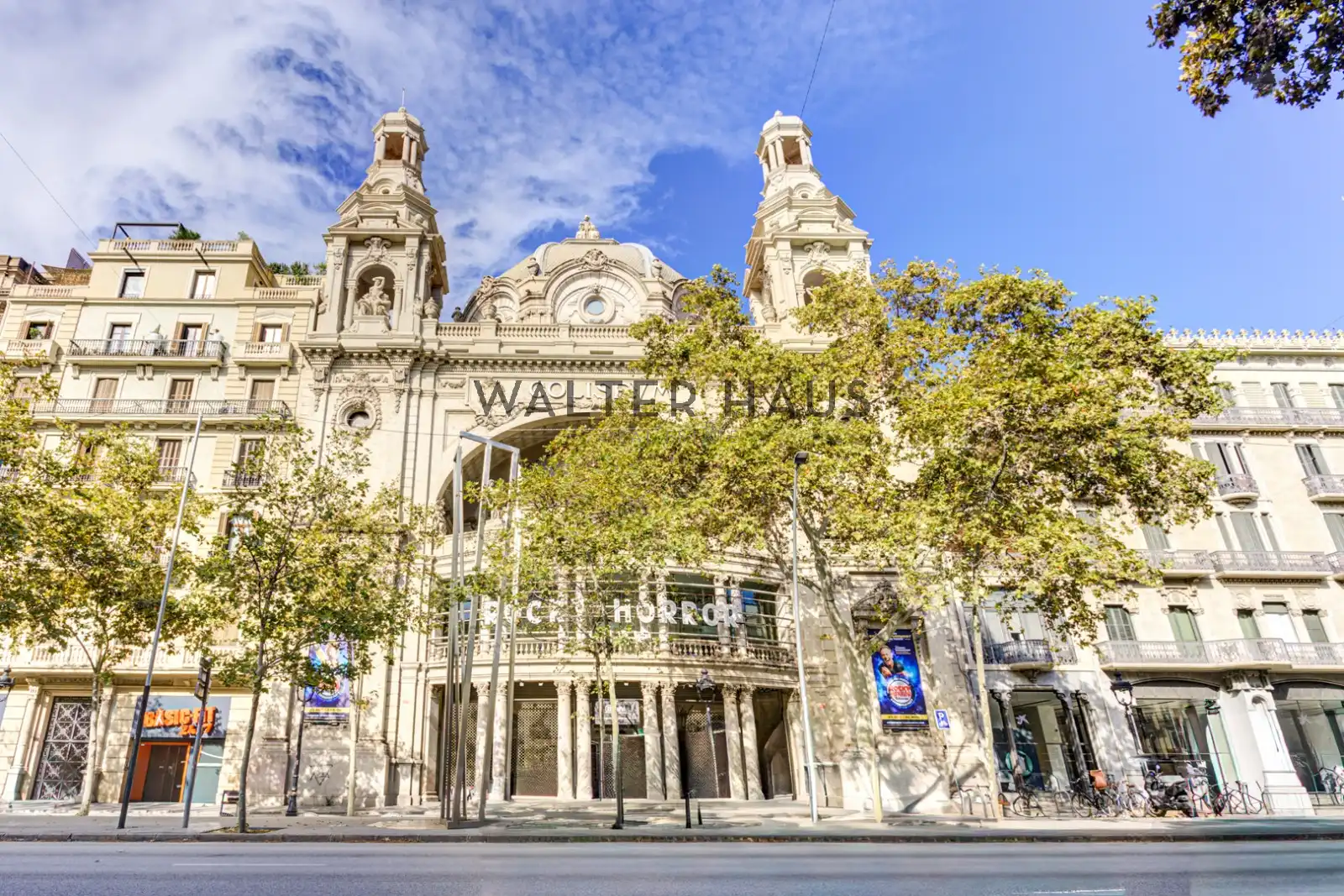 Exterior view of Flat for sale in Barcelona  with Air Conditioner, Heating and Oven
