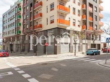 Local comercial de lloguer a Parc Central