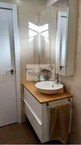 Baño de Piso de alquiler en Sevilla con Aire acondicionado, Terraza y Trastero