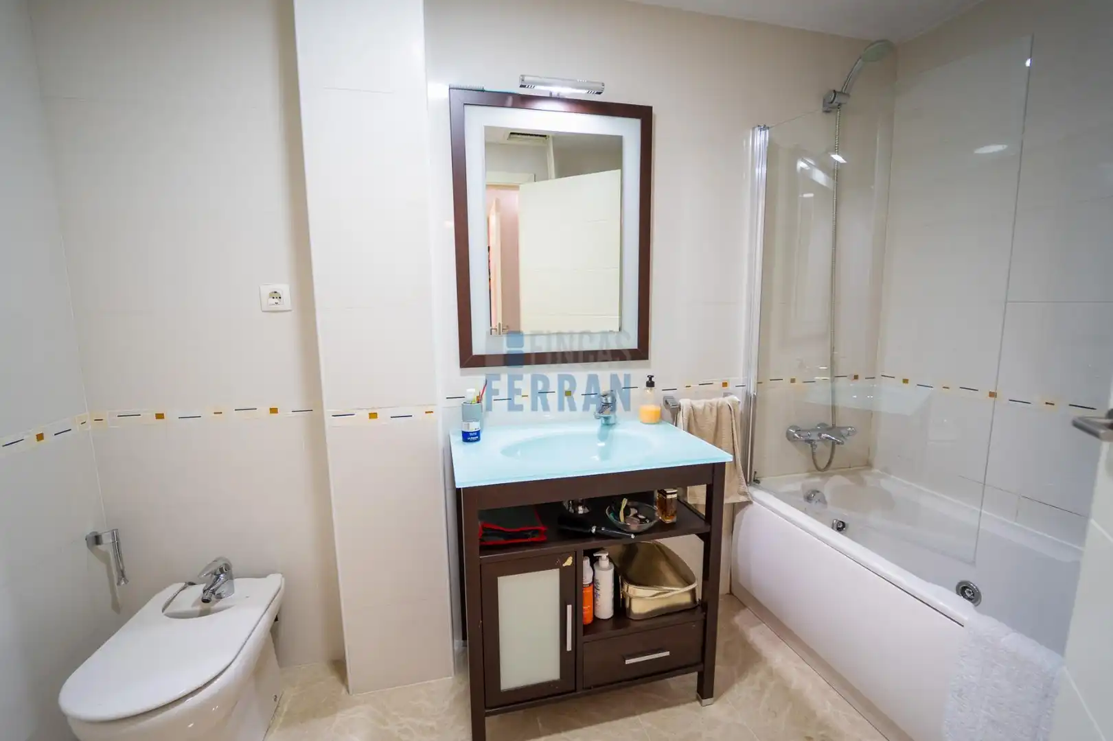 Badezimmer von Dachboden zum Verkauf in El Vendrell mit Klimaanlage, Terrasse und Abstellraum
