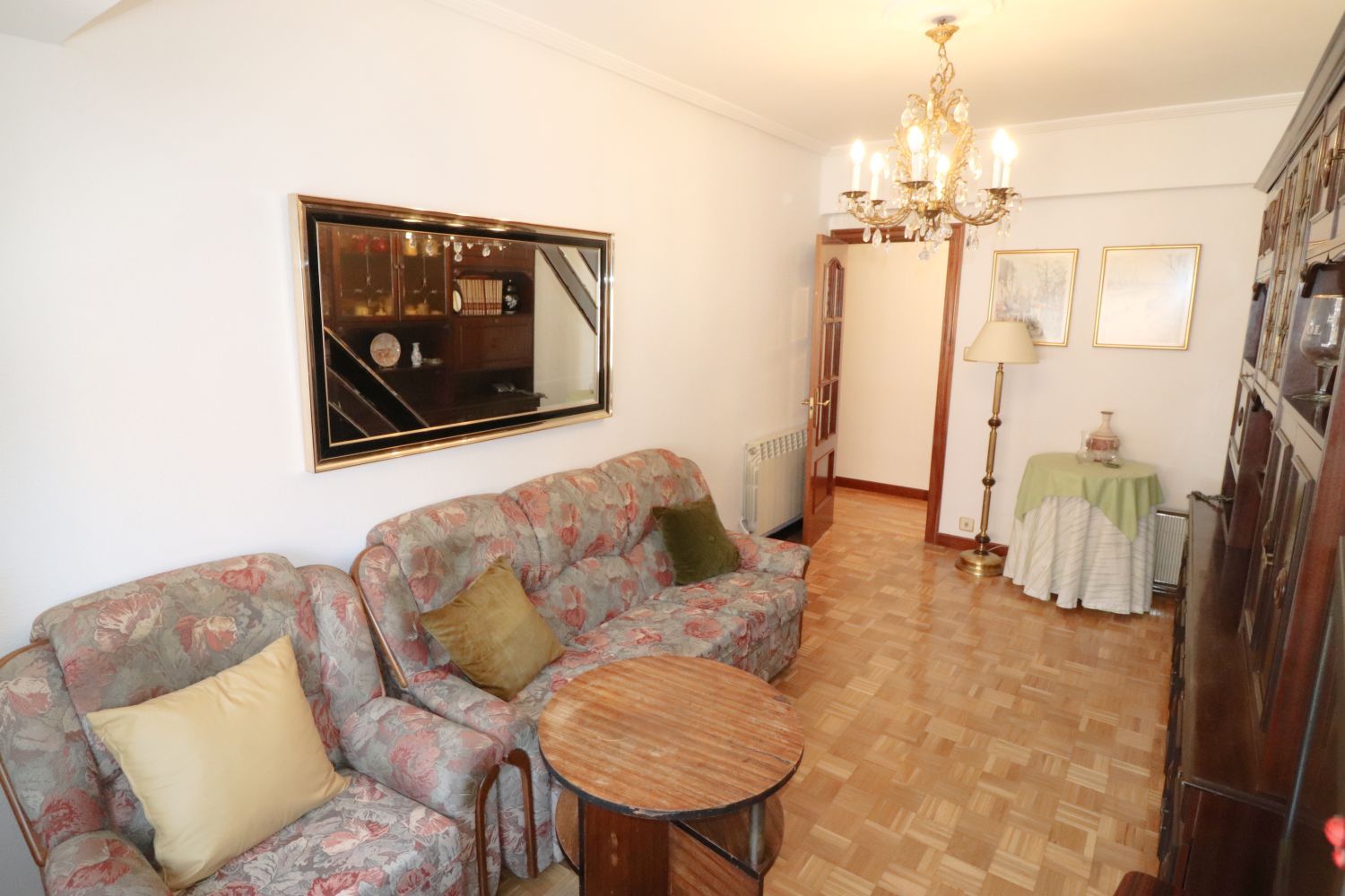 Sala d'estar de Pis en venda en Vitoria - Gasteiz amb Calefacció, Parquet i Traster