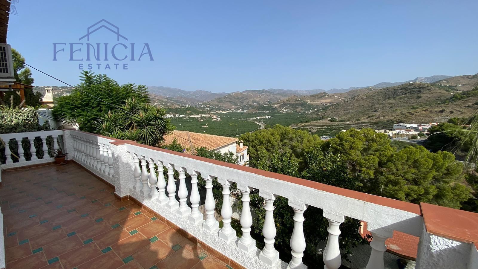 Vista exterior de Casa o xalet de lloguer en Almuñécar amb Jardí privat, Terrassa i Moblat