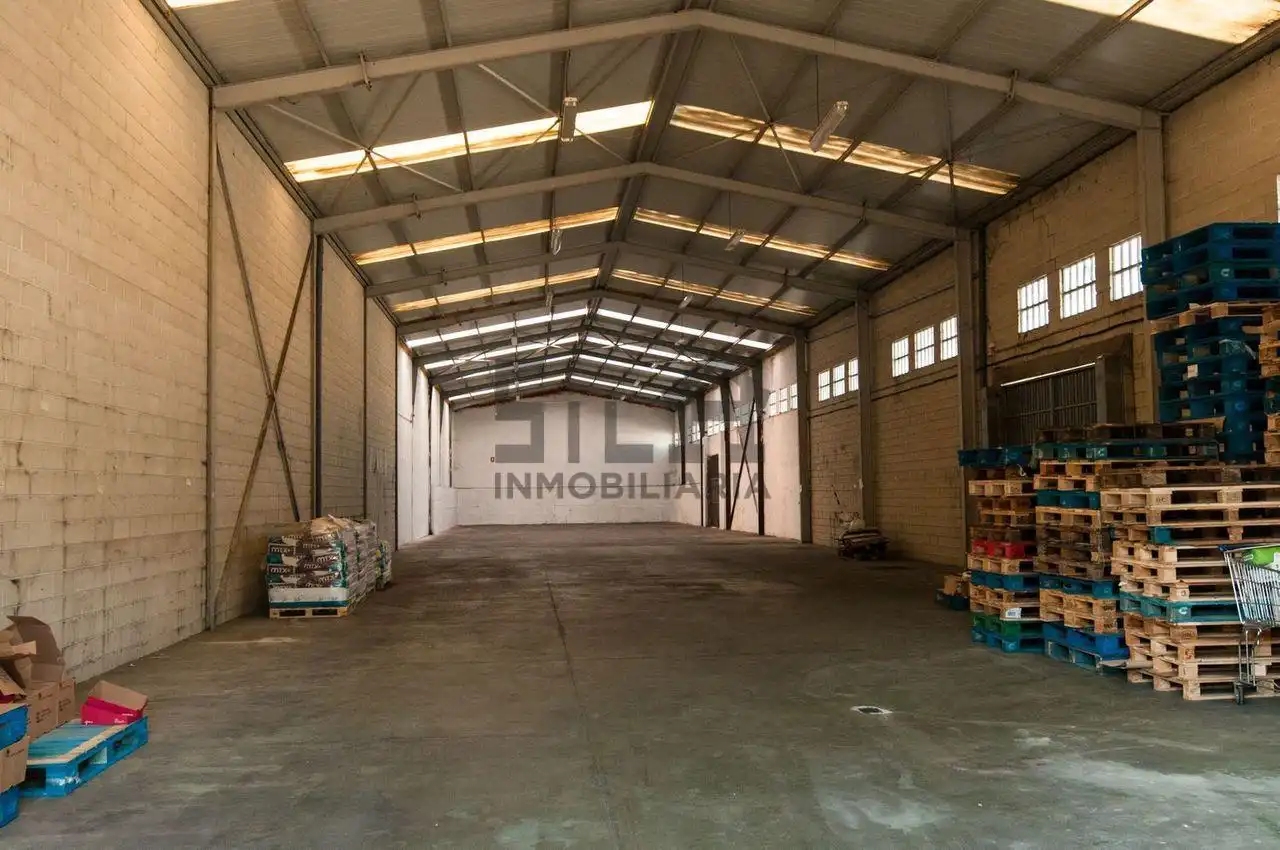 Fabrikhallen zur Miete in Ourense Capital 
