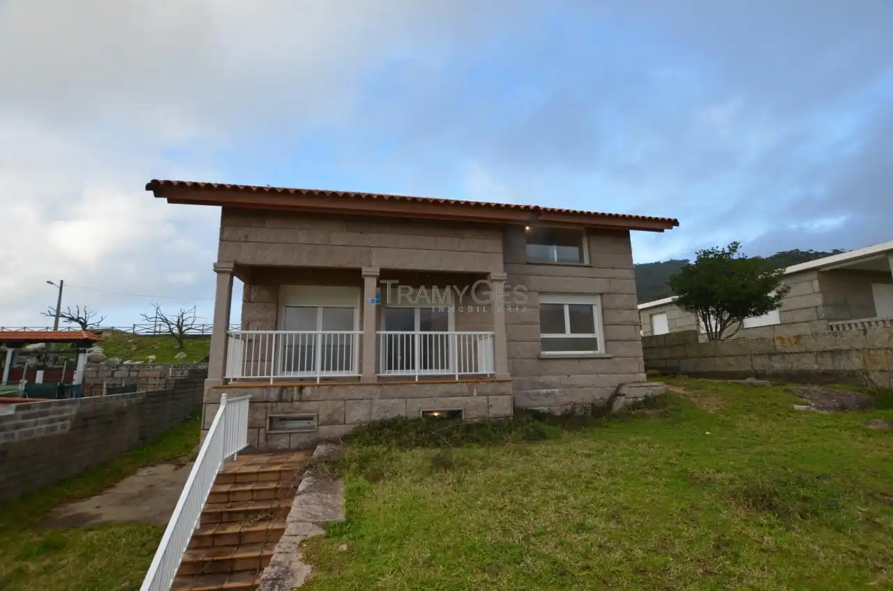 Vista exterior de Casa o chalet en venta en Oia con Calefacción, Jardín privado y Terraza