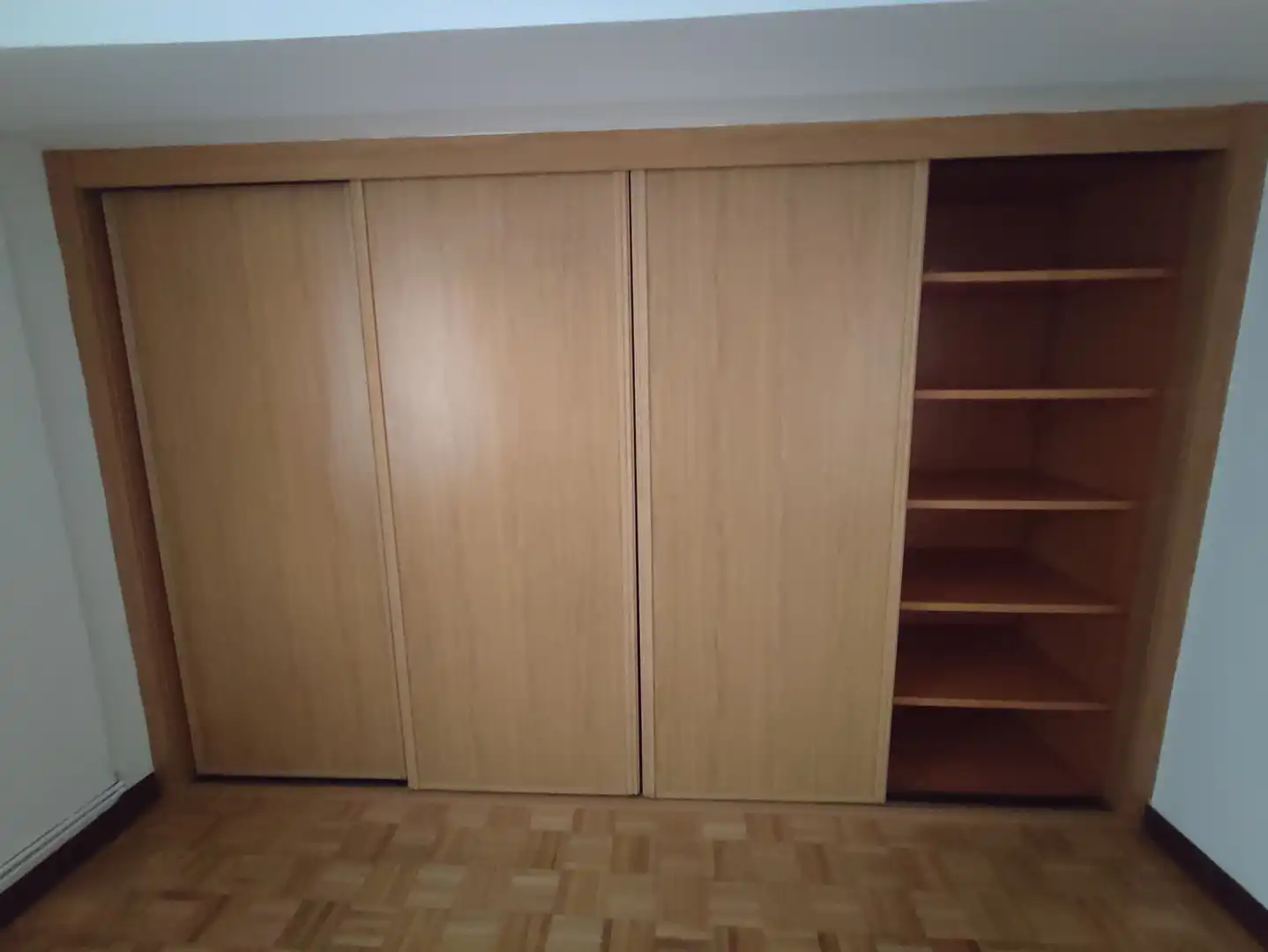 Habitación de Piso en venta en A Coruña Capital  con Parquet, Terraza y Horno