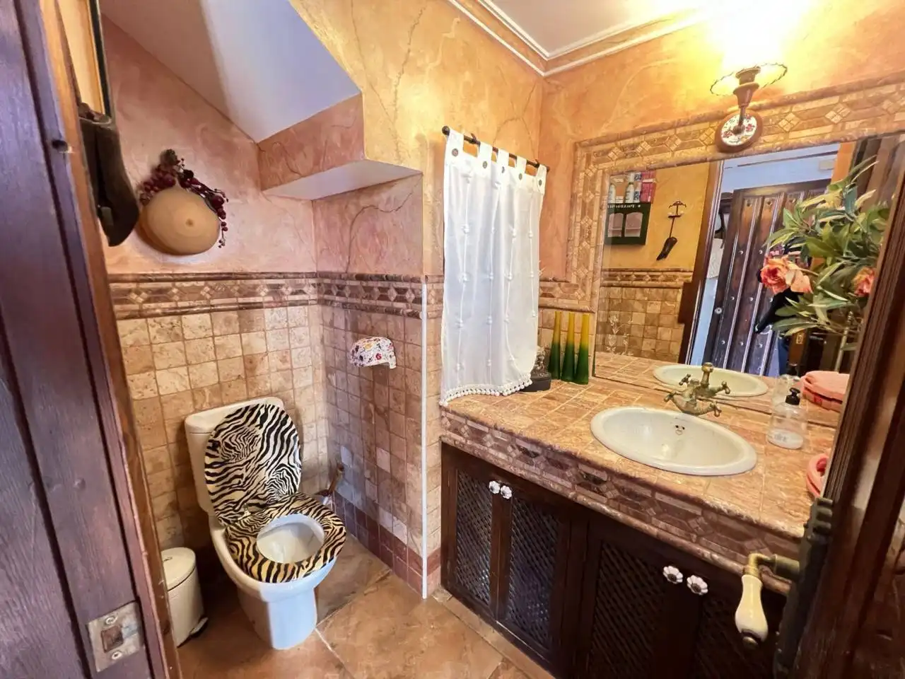 Bany de Casa adosada en venda en Estepona amb Jardí privat, Terrassa i Moblat
