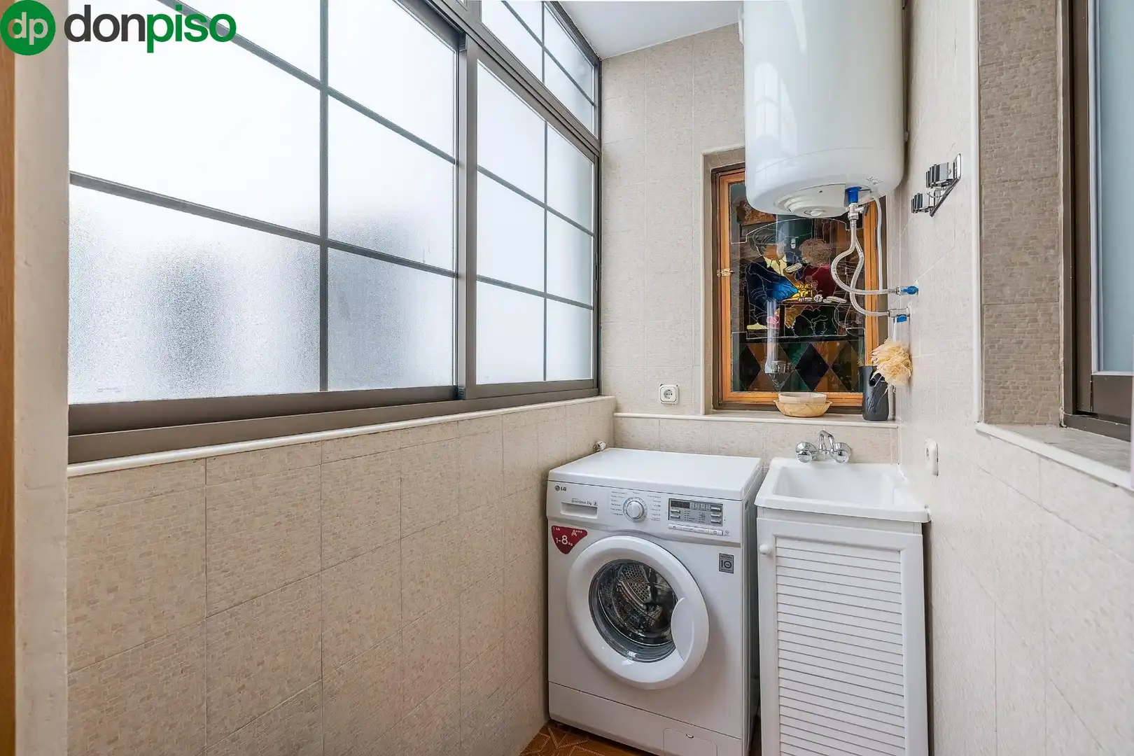 Bathroom of Flat for sale in Granada