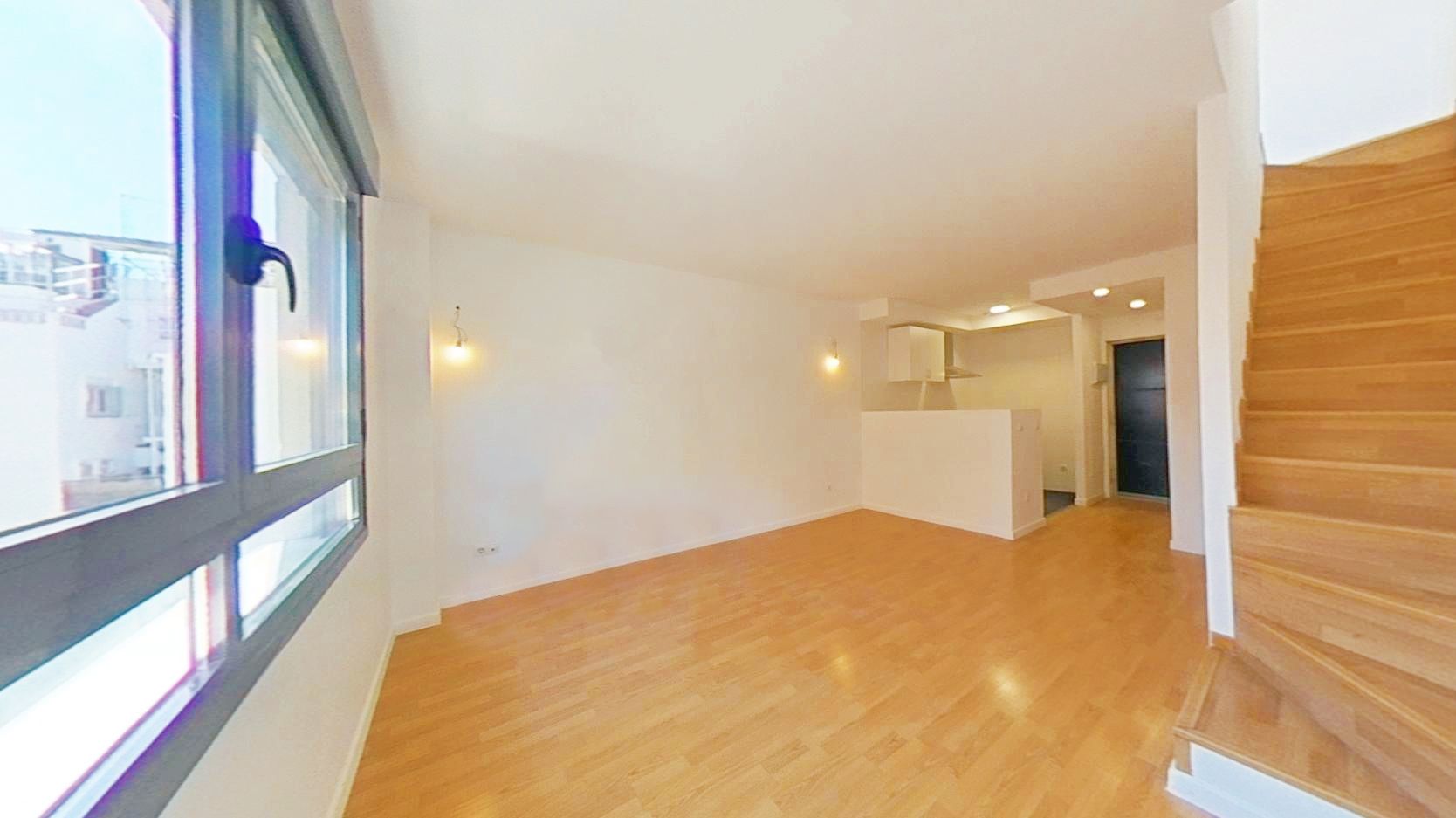Sala d'estar de Dúplex en venda en  Madrid Capital amb Terrassa, Traster i Forn
