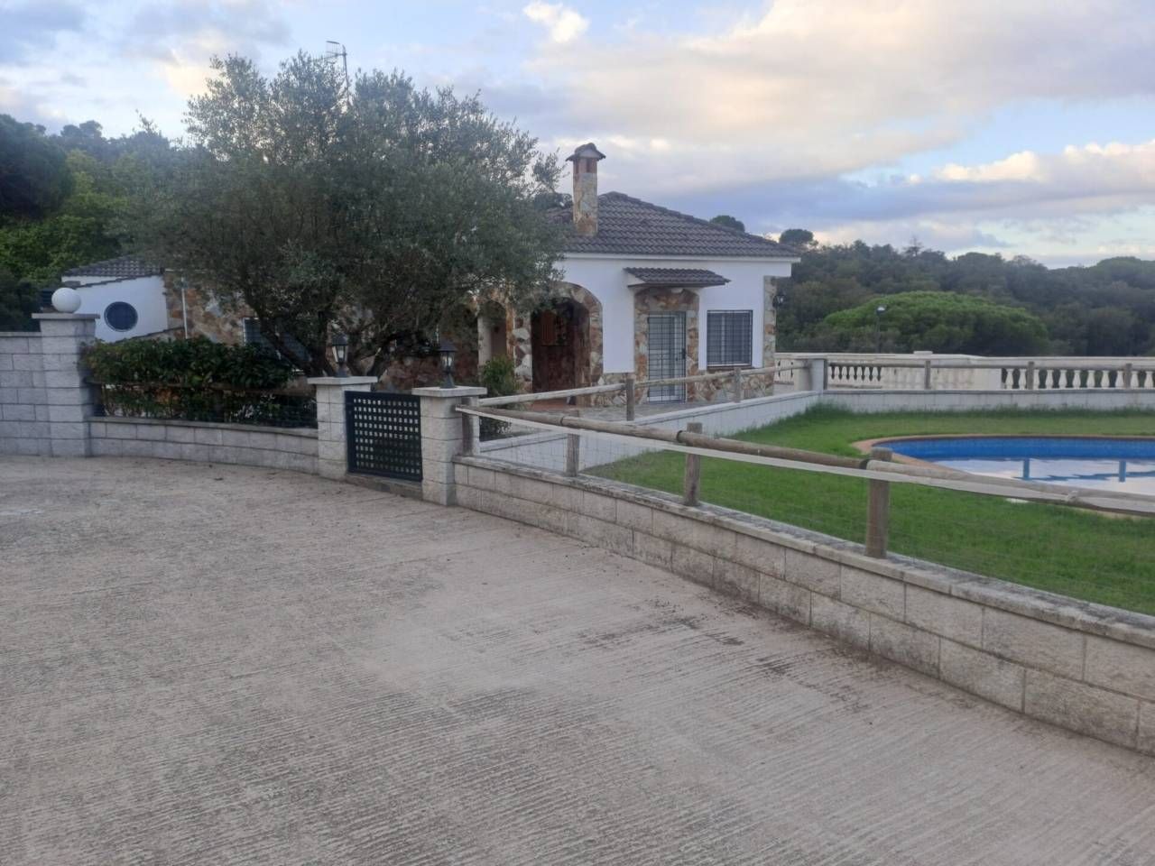 Vista exterior de Finca rústica en venda en Vallgorguina amb Calefacció, Jardí privat i Terrassa