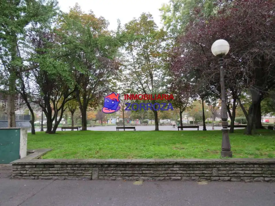 Vista exterior de Local en venta en Bilbao  con Aire acondicionado