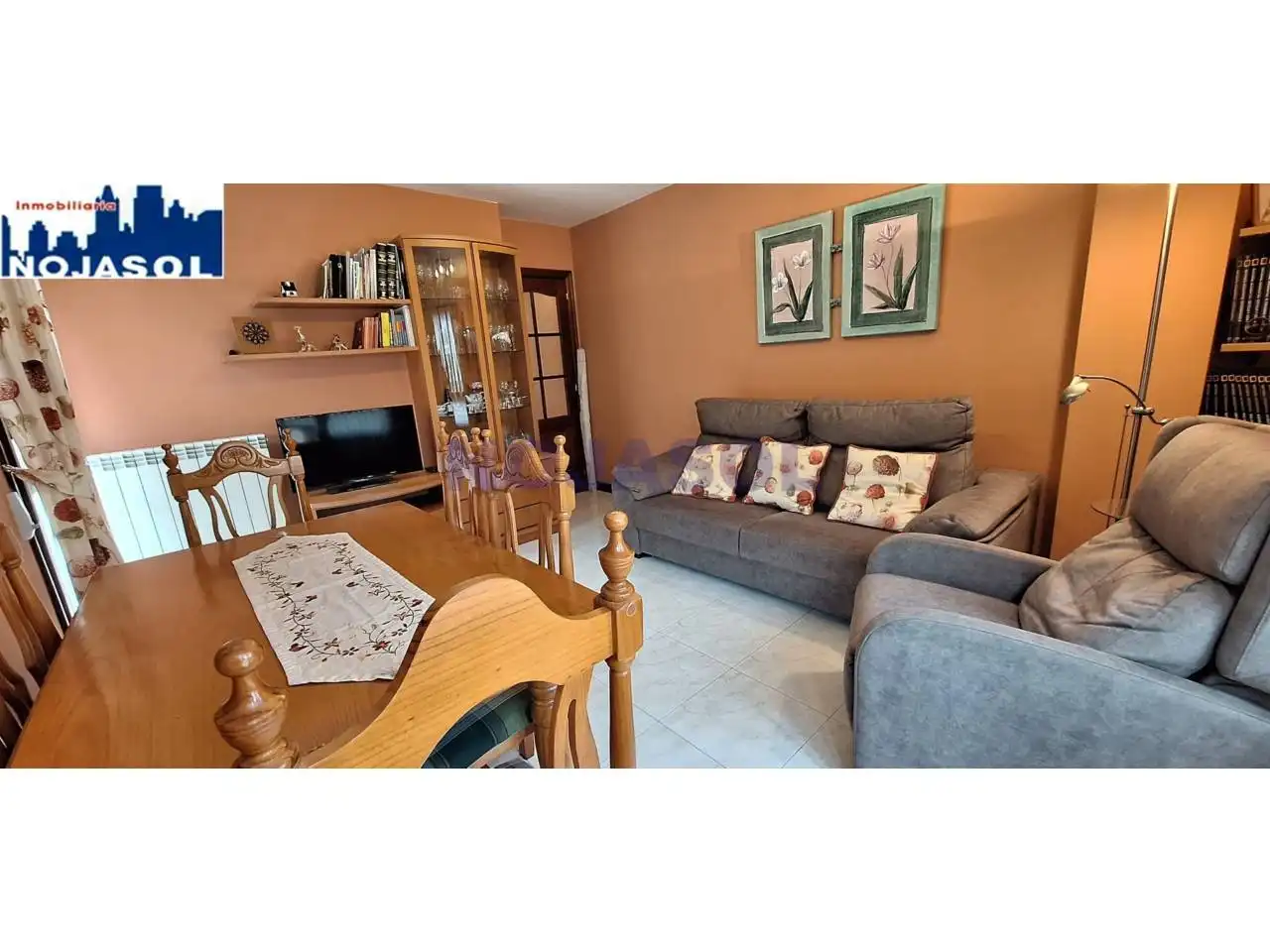 Sala d'estar de Apartament de lloguer en Noja amb Calefacció, Jardí privat i Terrassa