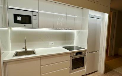 Kitchen of Flat to rent in  Barcelona Capital  with Air Conditioner, Heating and Parquet flooring