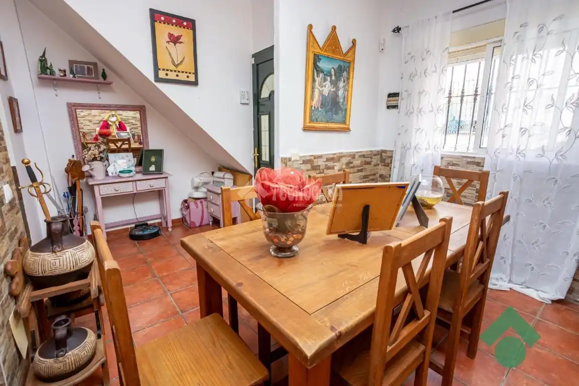 Casa pareada con jardín en venta en C. Barcelona, imagen 14