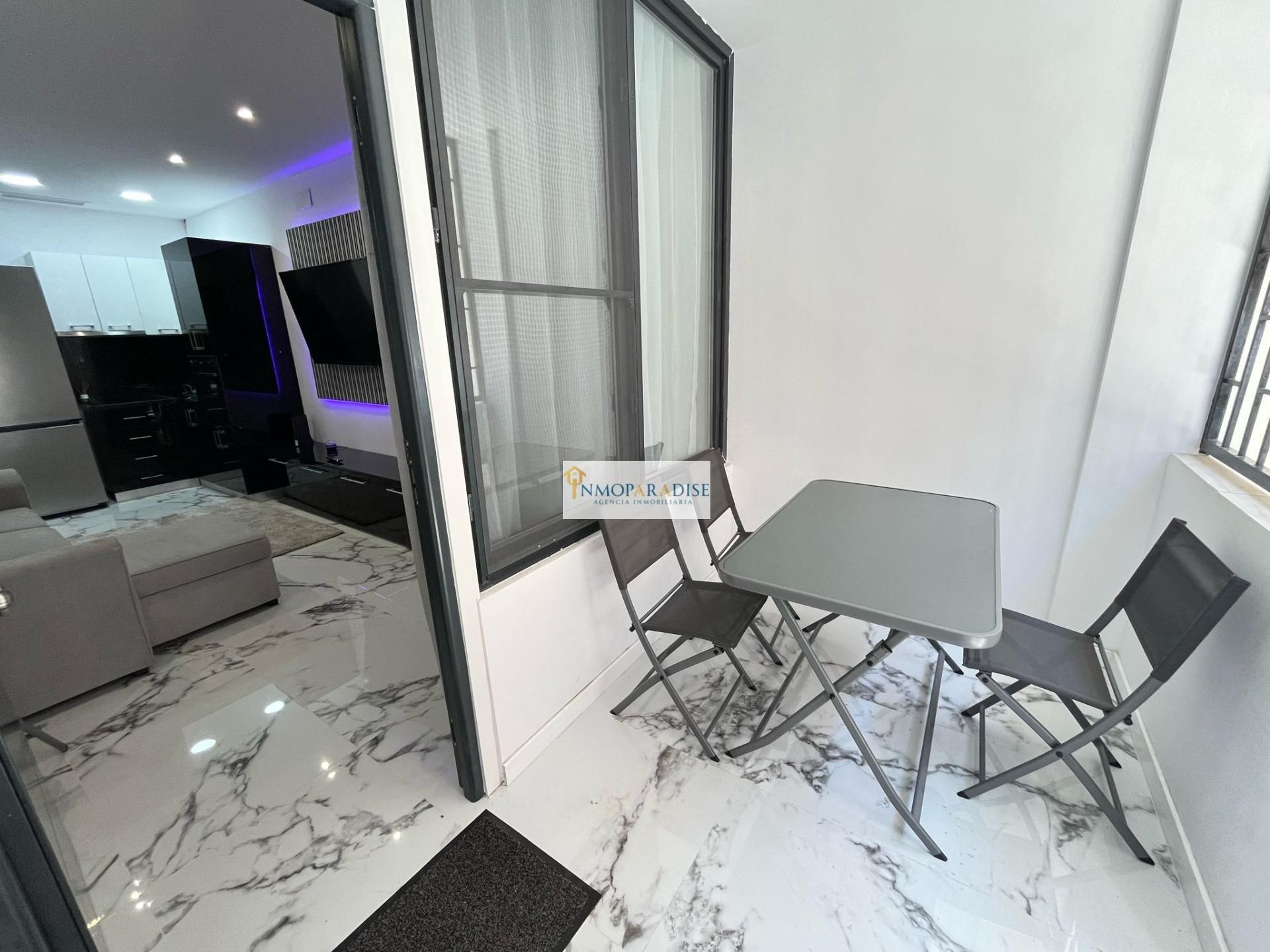 Sala d'estar de Planta baixa en venda en Alicante / Alacant amb Aire condicionat, Terrassa i Jacuzzi